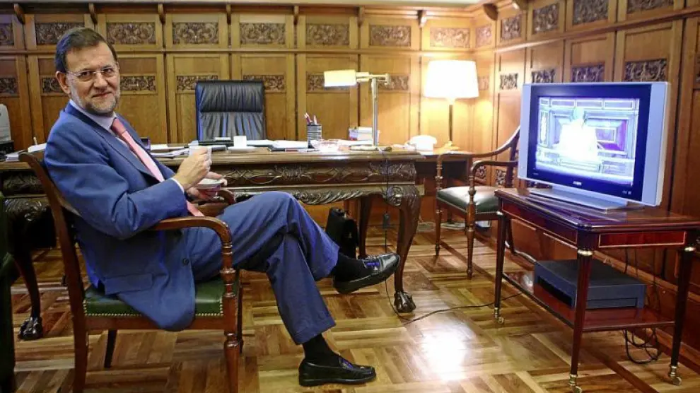 En la imagen, el presidente del PP, Mariano Rajoy, en su despacho del Congreso de los Diputados, en un momento de la entrevista realizada el pasado miércoles.