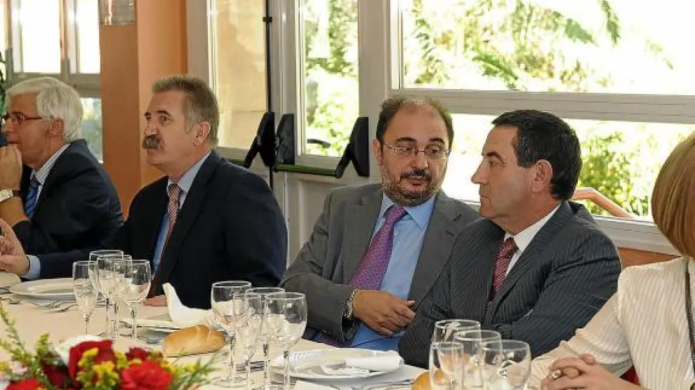 De izquierda a derecha, Gonzalo Arguilé, Javier Fernández, Javier Lambán y Javier Velasco.