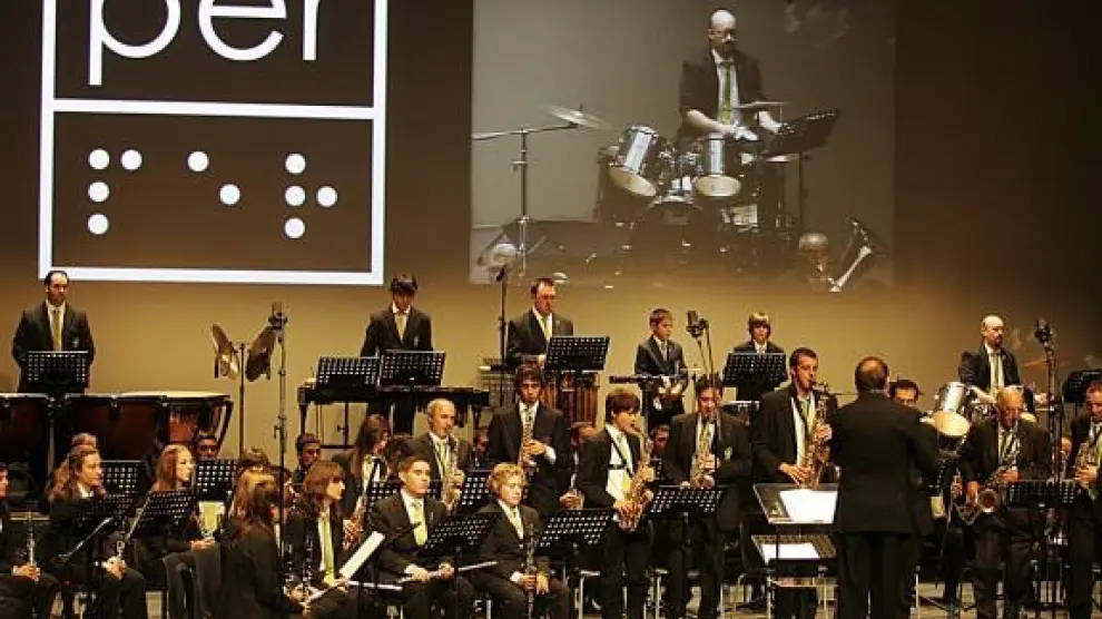 La Banda de Música de Huesca versionó a Fela Kuti en el 'Homenaje Mix' que celebró ayer de Periferias.