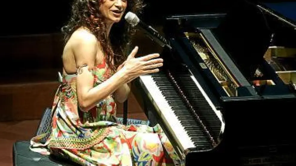 Carmen París, en un concierto