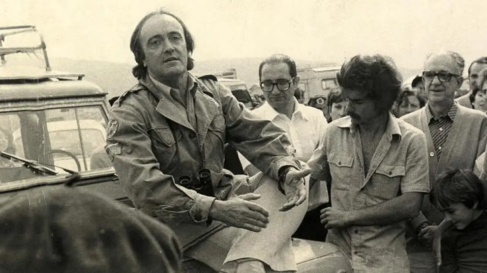Félix Rodríguez de la Fuente, durante su visita a Gallocanta en 1978, en pleno debate sobre la posible desecación de la laguna.