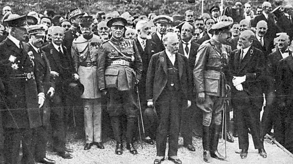El rey Alfonso XIII y el presidente francés durante la inauguración de la linea férrea de Canfranc, el 18 de julio de 1928