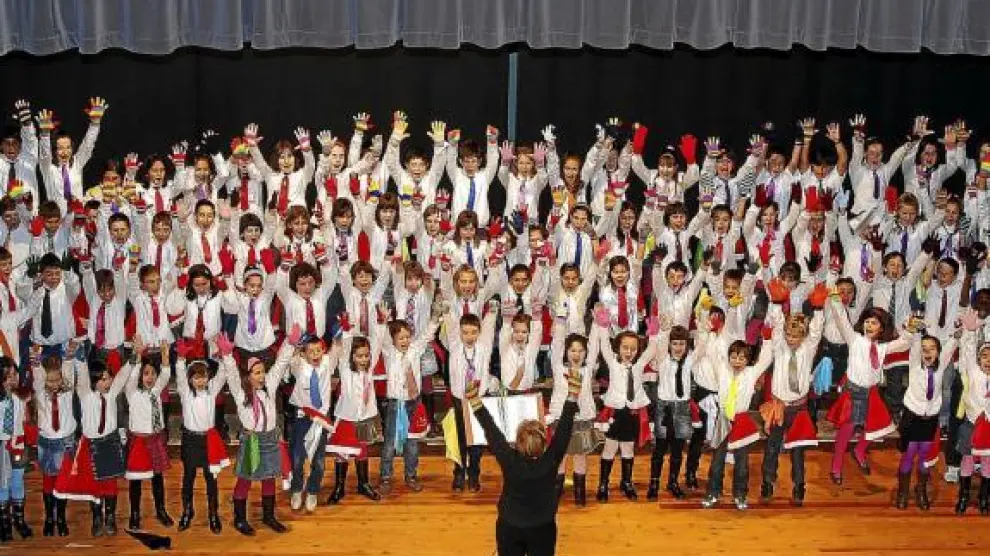 El coro infantil del colegio público Mamés Esperabé, de Ejea, en una actuación de otra edición.