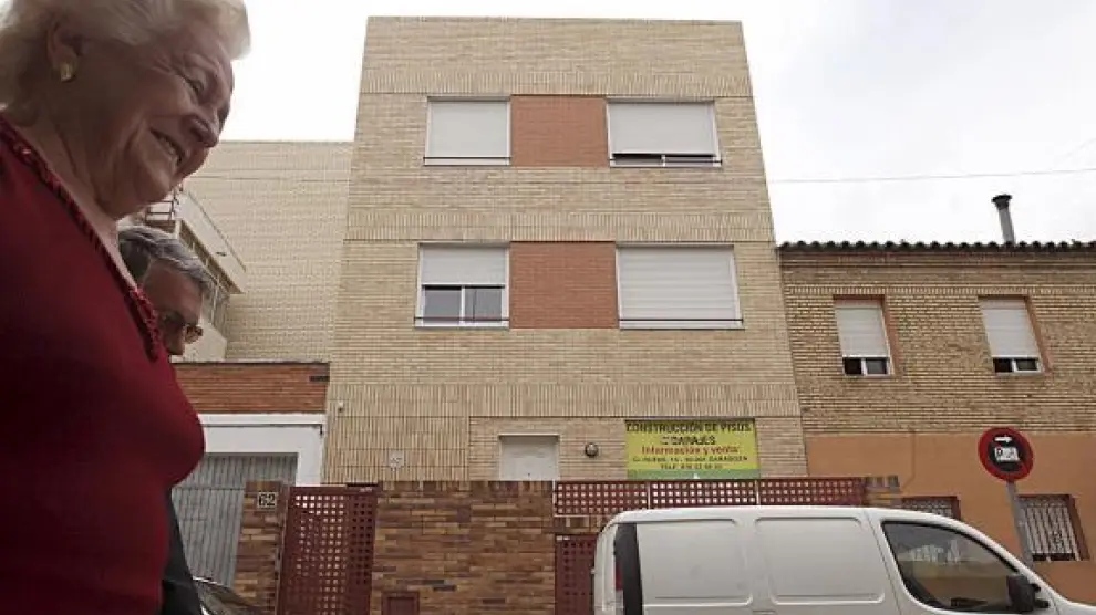 Uno de los pisos ofertados se ubica en la calle de Oviedo de Zaragoza, en el barrio de Torrero.