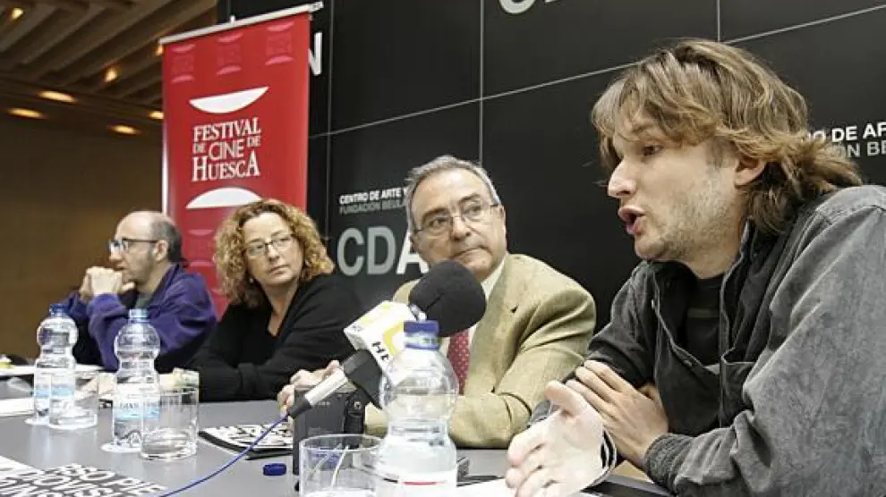 Orencio Boix, en primer término, junto a Ángel Garcés, Teresa Luesma y Ángel Gonzalvo.