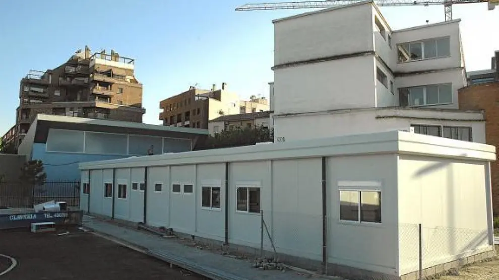 El colegio San José de Calasanz tiene cuatro aulas prefabricadas. A partir de septiembre serán seis.