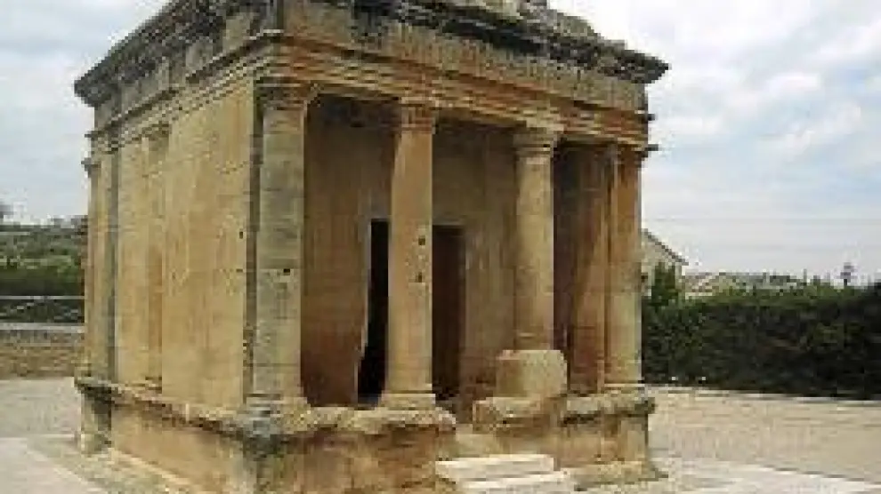El mausoleo romano de Lucios Emilius Lupus.