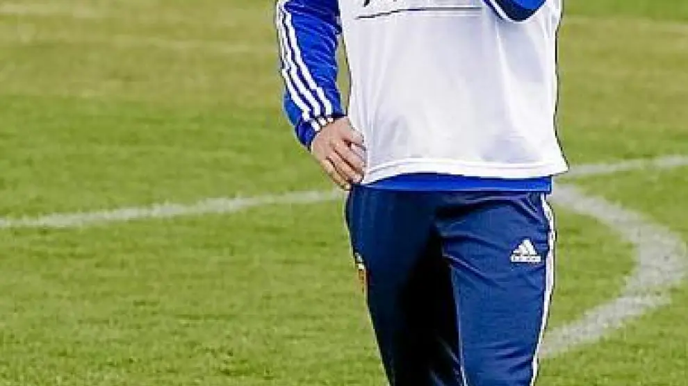 Adrián Colunga, pensativo, en la Ciudad Deportiva.