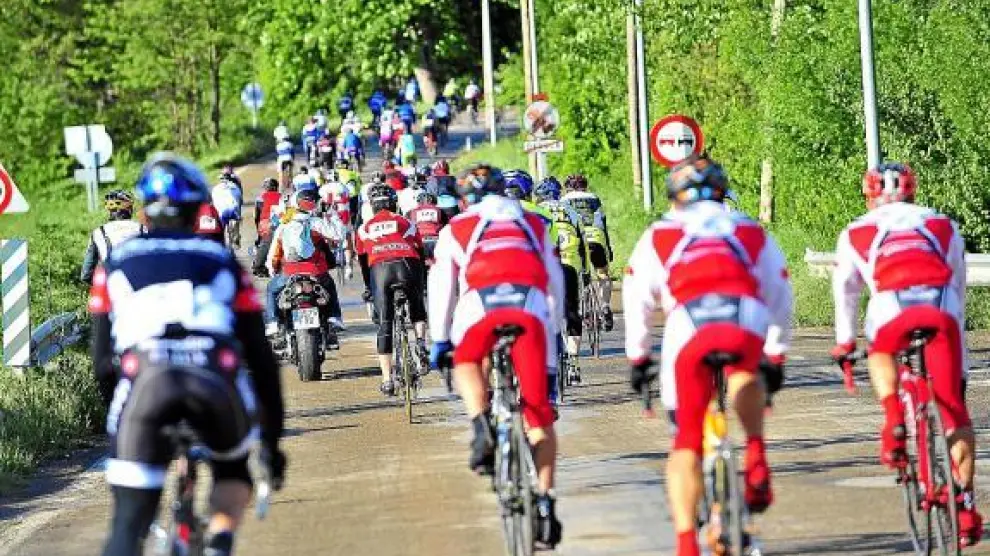 Más de 350 amantes de la bicicleta se reunieron ayer en Daroca.