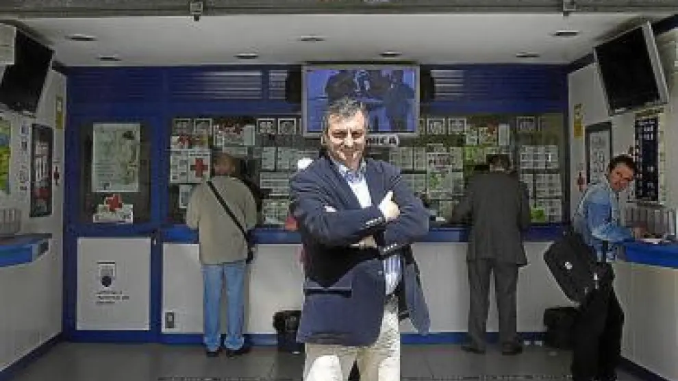 Alejandro Aznar, frente a la administración de lotería.