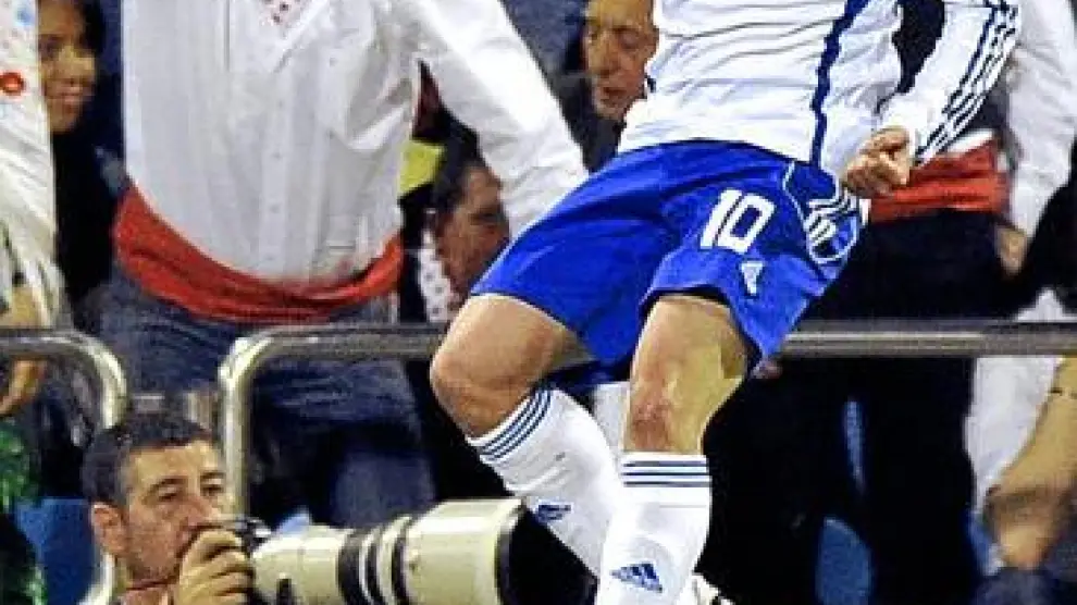Colunga celebra uno de los siete goles que ha logrado en el Zaragoza.