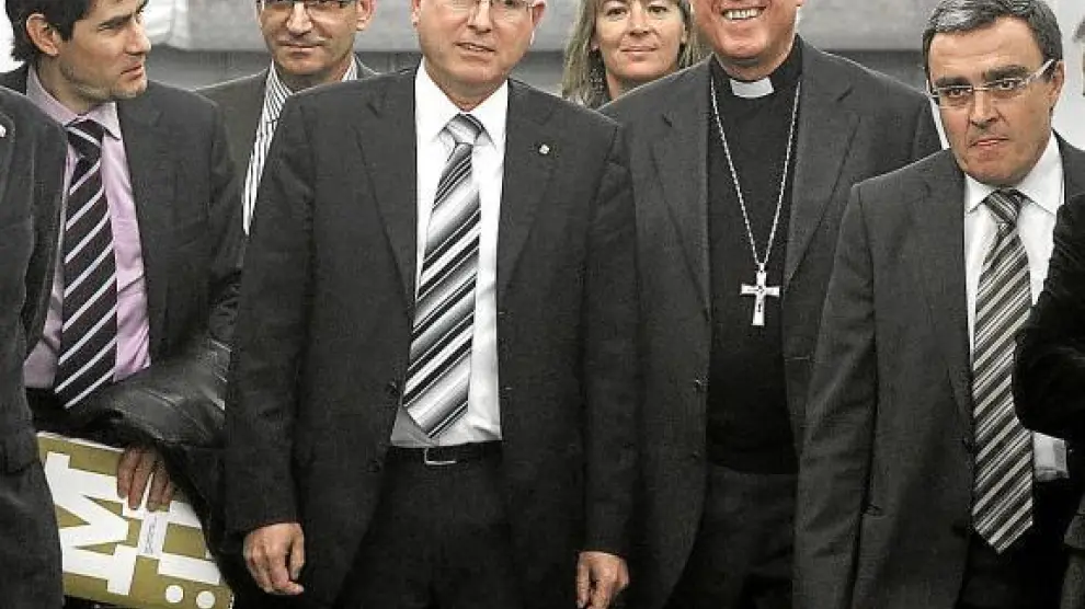 El obispo de Lérida, junto al resto de miembros del Consorcio del Museo tras un plenario de este órgano.