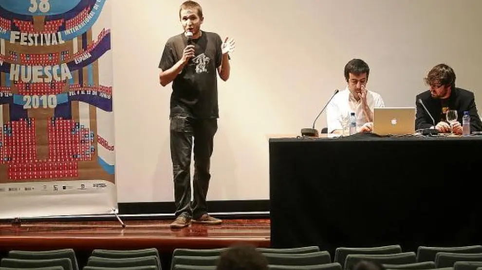 Orencio Boix presentó ayer en la DPH a Marc Prades y Marc Anglés, de Venusplutón.com.
