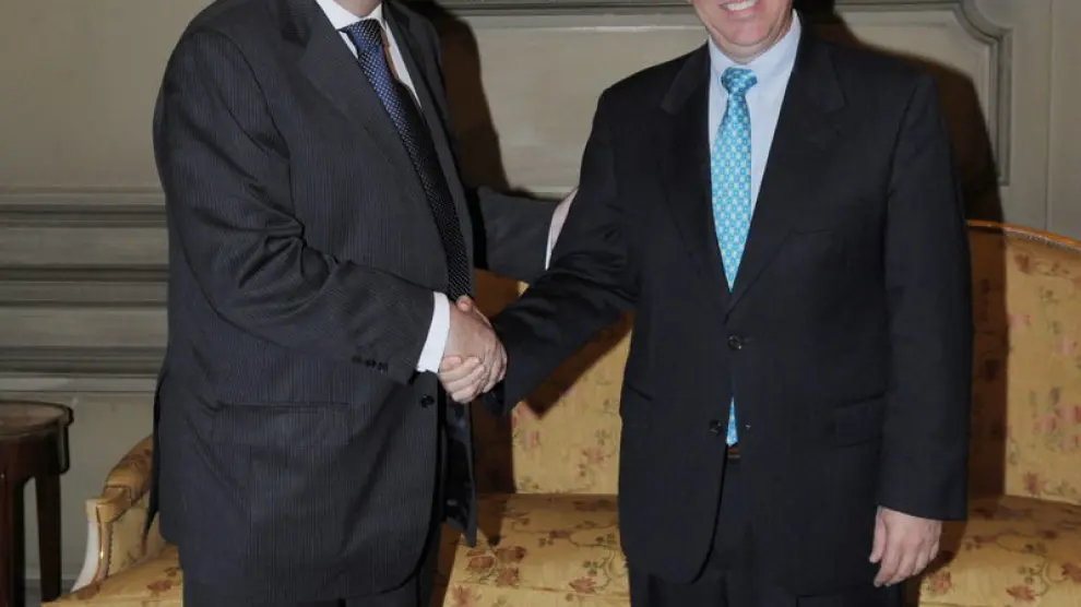 El ministro español de Exteriores, Miguel Ángel Moratinos, y el canciller cubano, Bruno Rodríguez