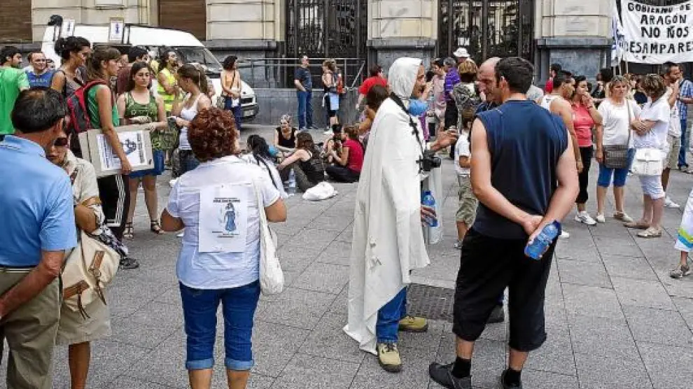 Los participantes llegaron a la plaza de España de Zaragoza, donde se leyó un manifiesto.