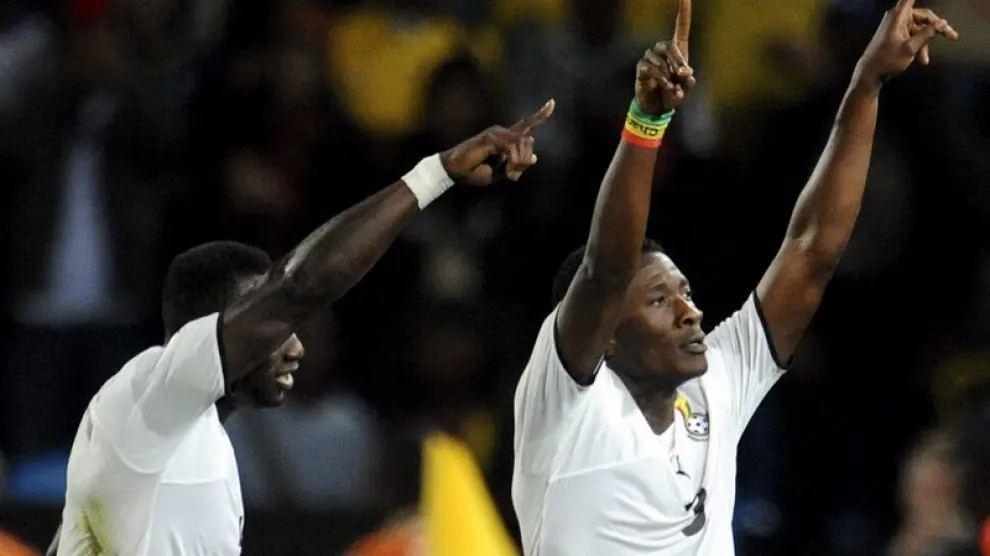 Jugadores de Ghana, durante el partido contra Serbia