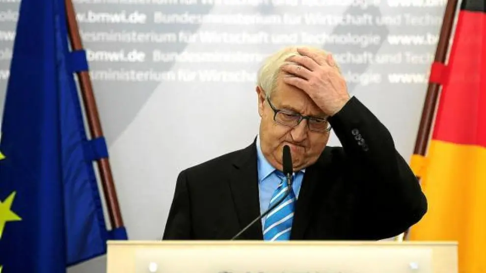 El ministro de Economía alemán, Rainer Brüderlee, en la rueda de prensa ofrecida ayer en Berlín.
