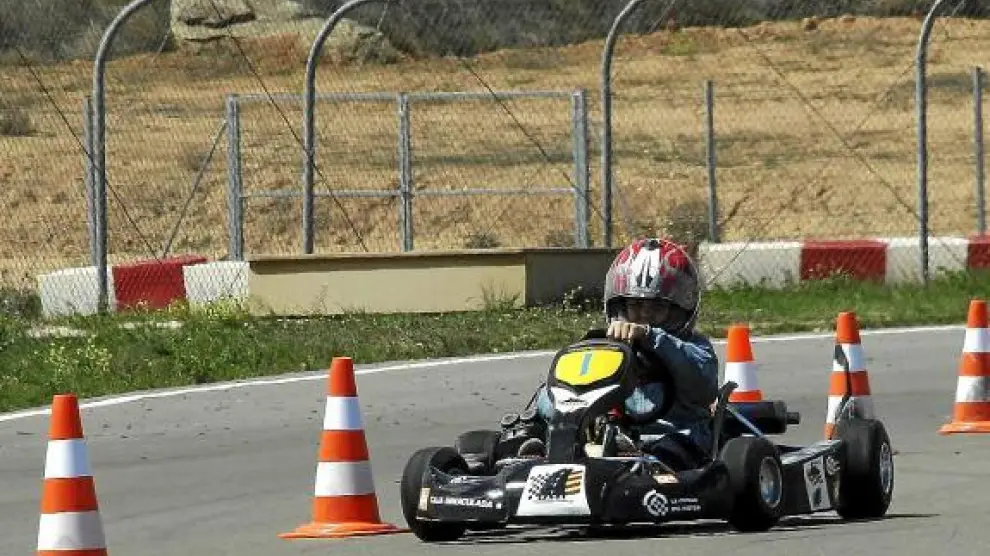 El Circuito Internacional de Zuera acerca el karting a los más jóvenes.