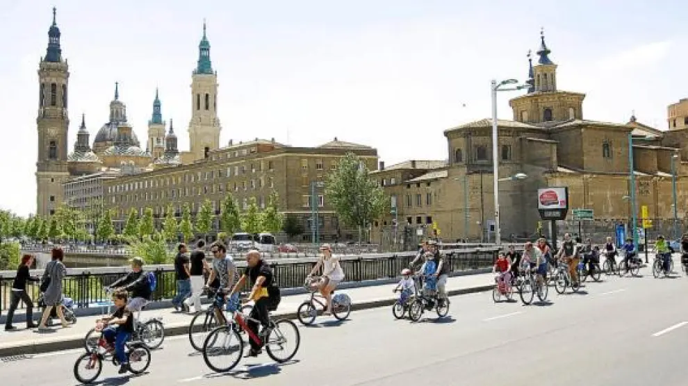 Las bicicletas son cada vez más populares en Zaragoza.