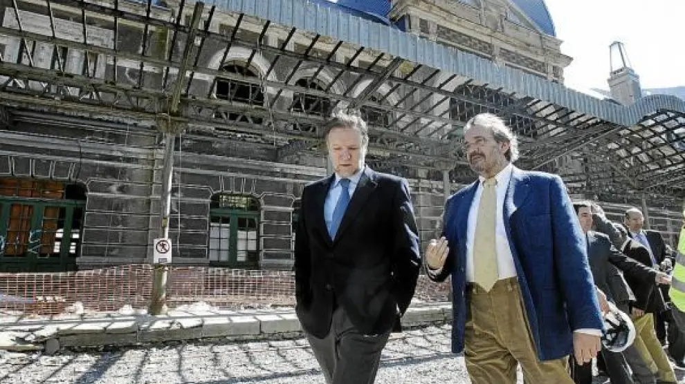 Iglesias, en 2009, en Canfranc, con el arquitecto Pérez Latorre
