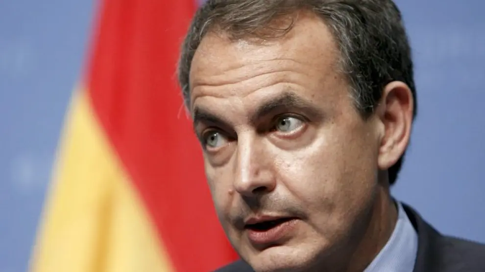 El presidente Rodríguez Zapatero durante la rueda de prensa posterior a la cumbre