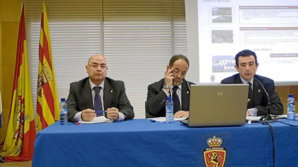 El Consejo de Administración zaragocista: Paco Checa, Agapito Iglesias y Porquera.