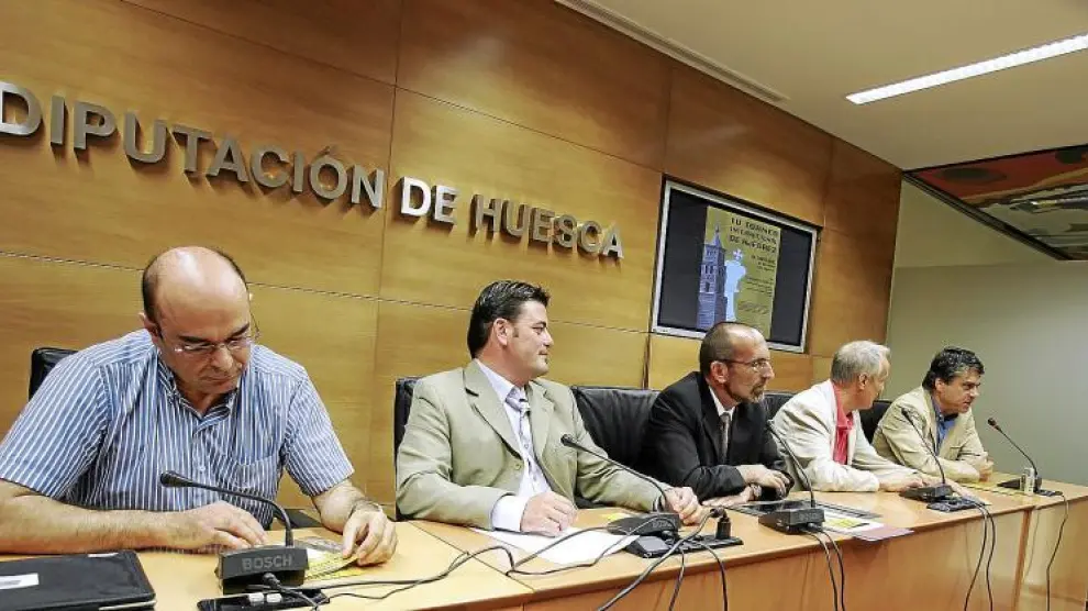 De izda. a dcha.: José Luis Pellicer, Álvaro Amador, Francisco Mateo, Manuel Conte y Francisco Javier Ochoa, ayer en la presentación.