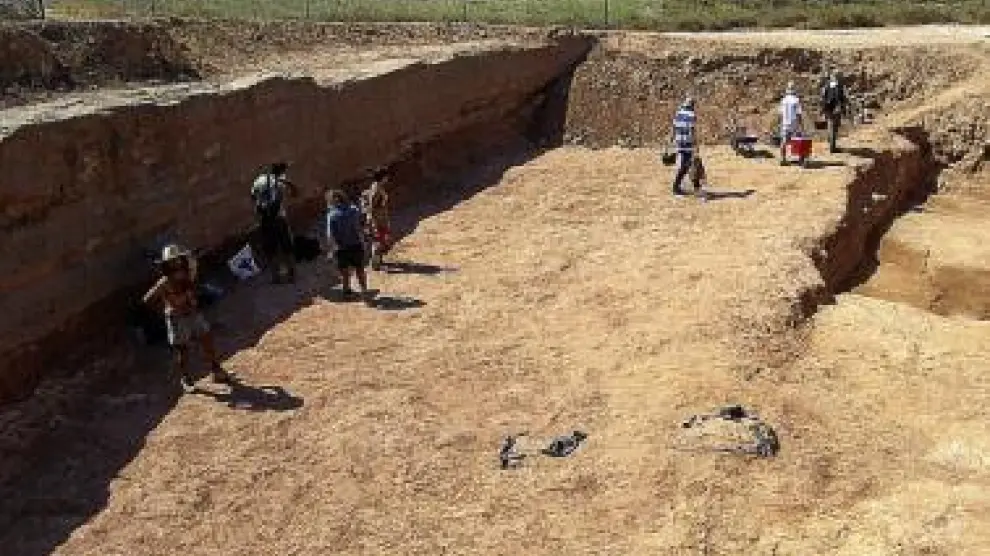 Excavaciones arqueológicas en el foso de la ciudad celtibérica.