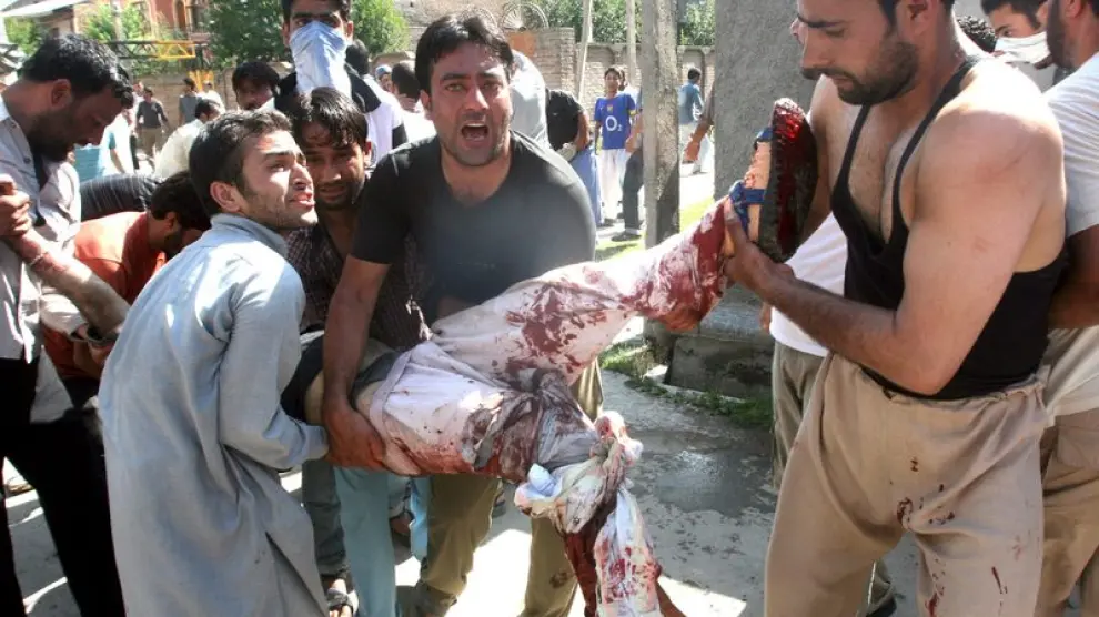Ola de violencia civil en Cachemira