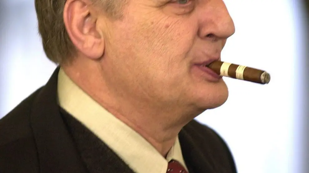 Bruno Cremer, en una imagen de 2002, interpretando el papel de Jules Maigret