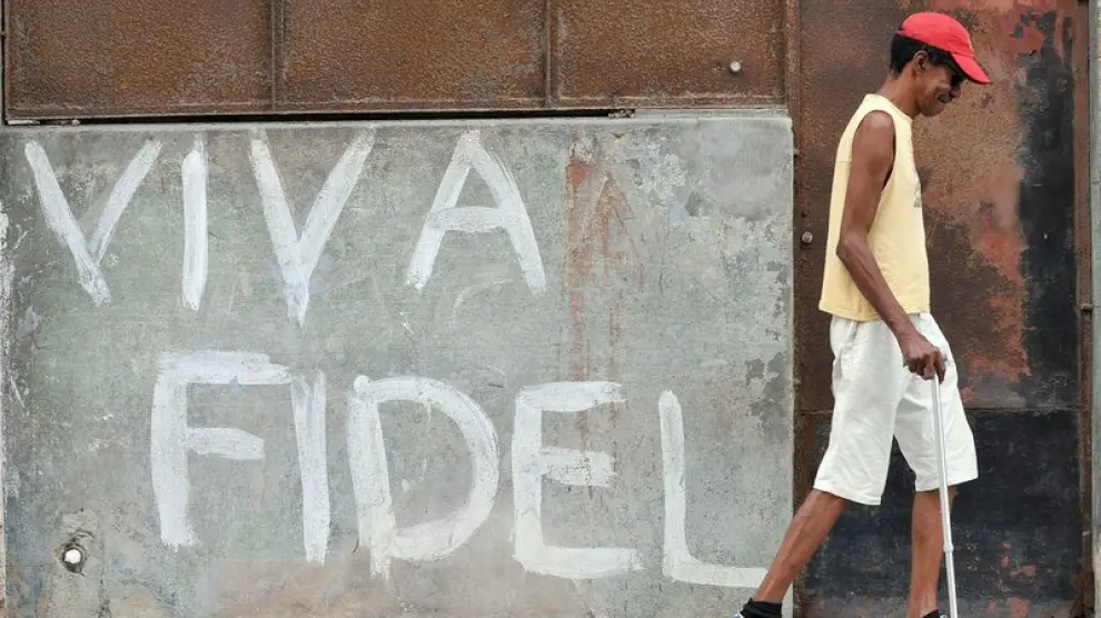 Cartel en apoyo a fidel Castro por las calles de La Habana