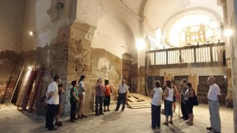 Una visita guiada en el monasterio de Casbas de Huesca.