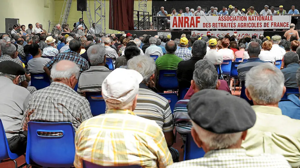 Reunión de unos 2.000 agricultores jubilados