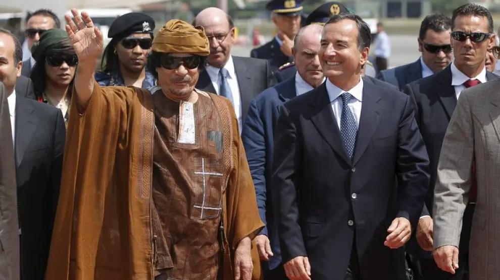 Gadafi a su llegada a Roma