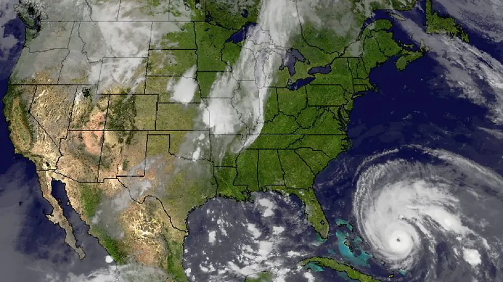Imagen via satélite del huracán 'Earl' amenazando la costa este de EE. UU.