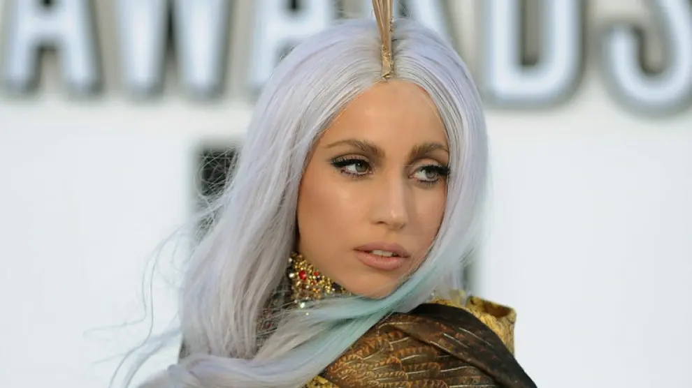 Lady Gaga, a su llegada a los premios