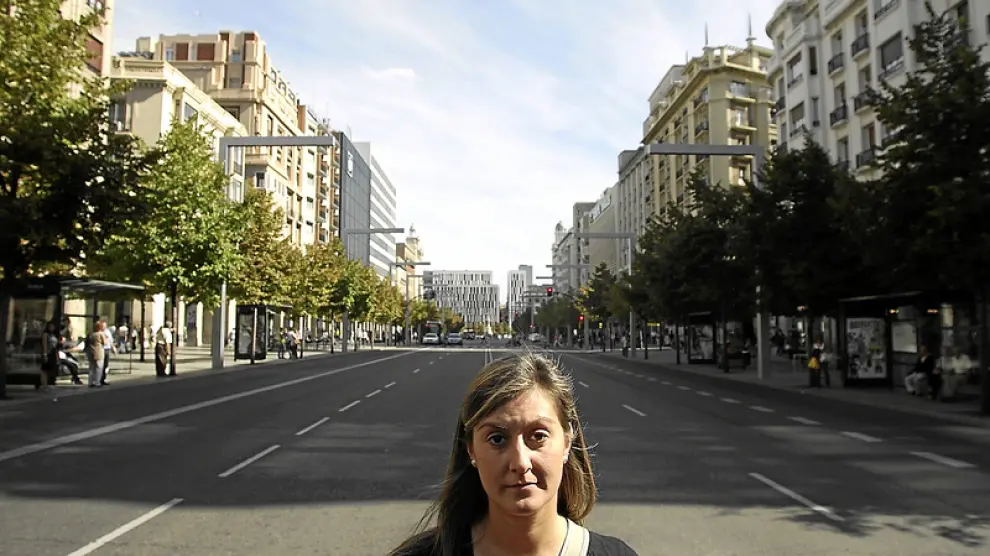 Vanesa, que empieza a superar el problema, en el paseo de Independencia de Zaragoza