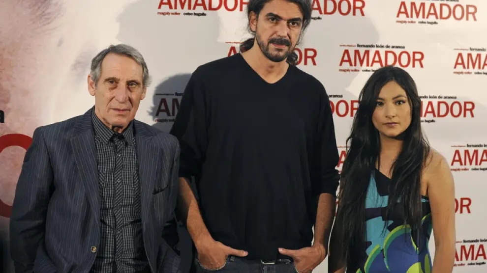 El actor Celso Bugallo, el director Fernando León y la protagonista de 'Amador' Magaly Solier durante la presentación