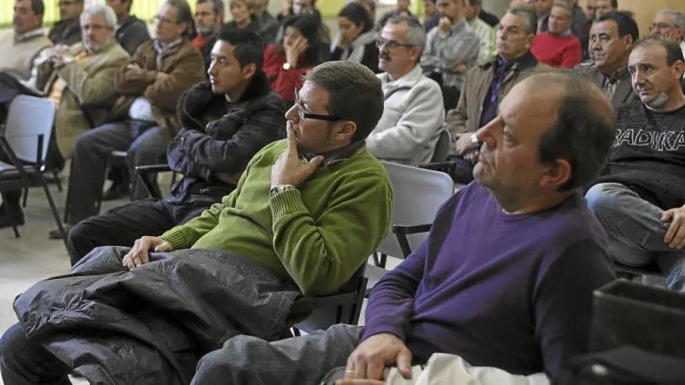 Imagen de la asamblea de trabajadores de Pipelife Hispania, ayer en la sede de UGT Aragón en Zaragoza.