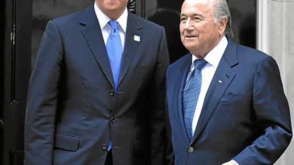 Cameron y Blatter, el pasado miércoles en Londres.