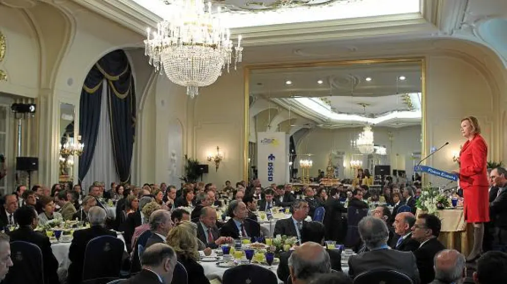 En la imagen, Luisa Fernanda Rudi durante su conferencia ayer en el hotel Ritz de Madrid.