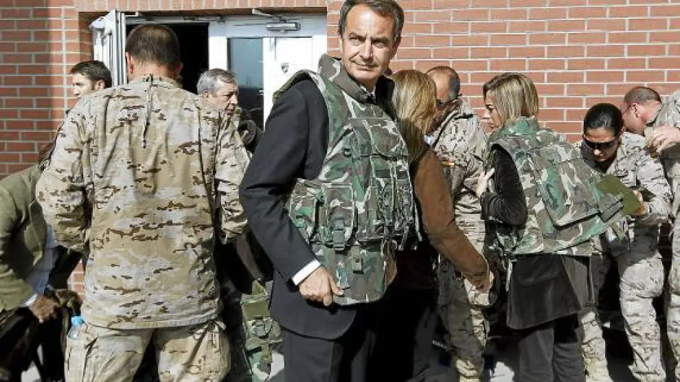 Zapatero, junto a Chacón, en su reciente visita a Afganistán