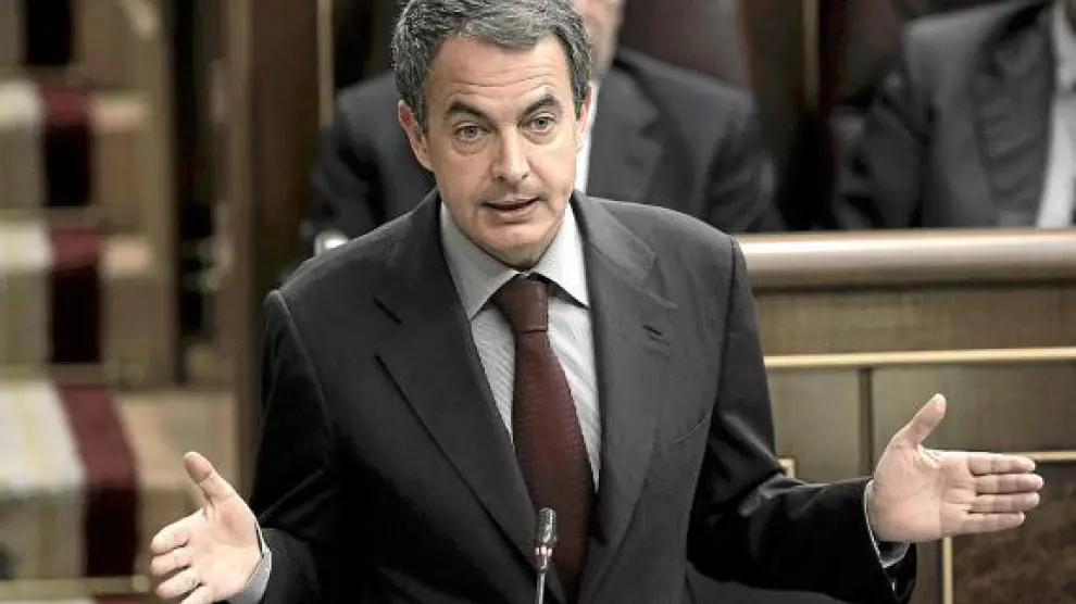 El presidente del Gobierno, José Luis Rodríguez Zapatero, ayer en la sesión de control.