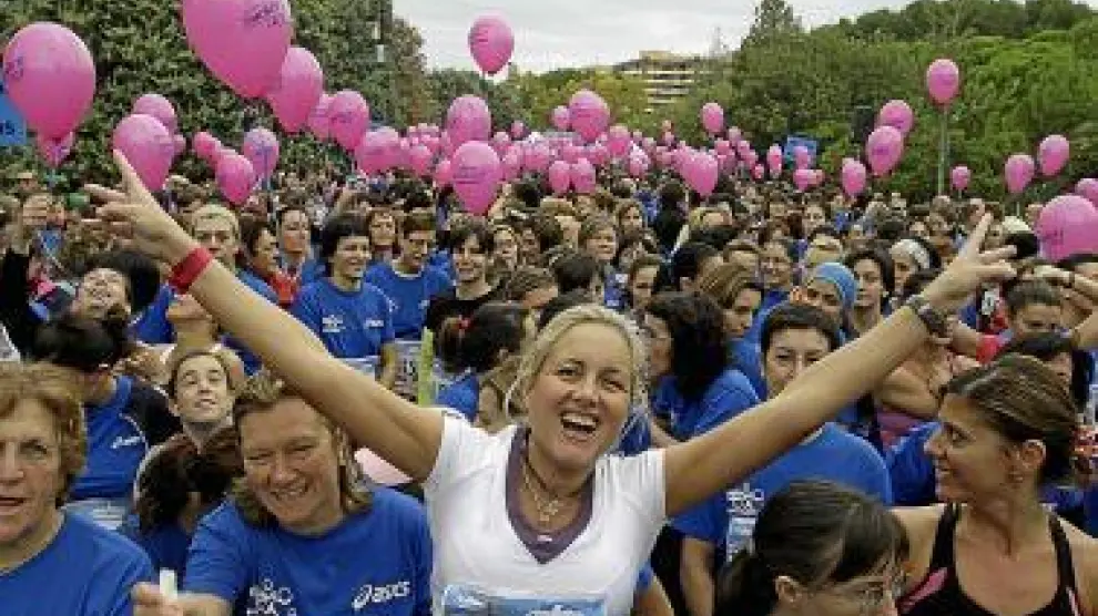 La Carrera de la Mujer de Zaragoza, una fiesta solidaria.