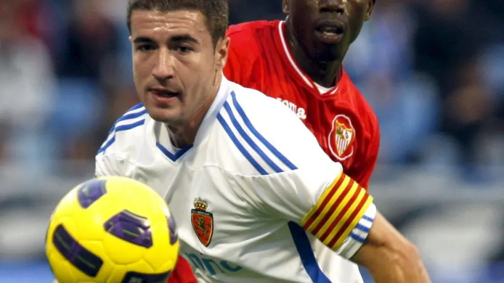 Gabi, capitán del Real Zaragoza, durante el partido ante el Sevilla