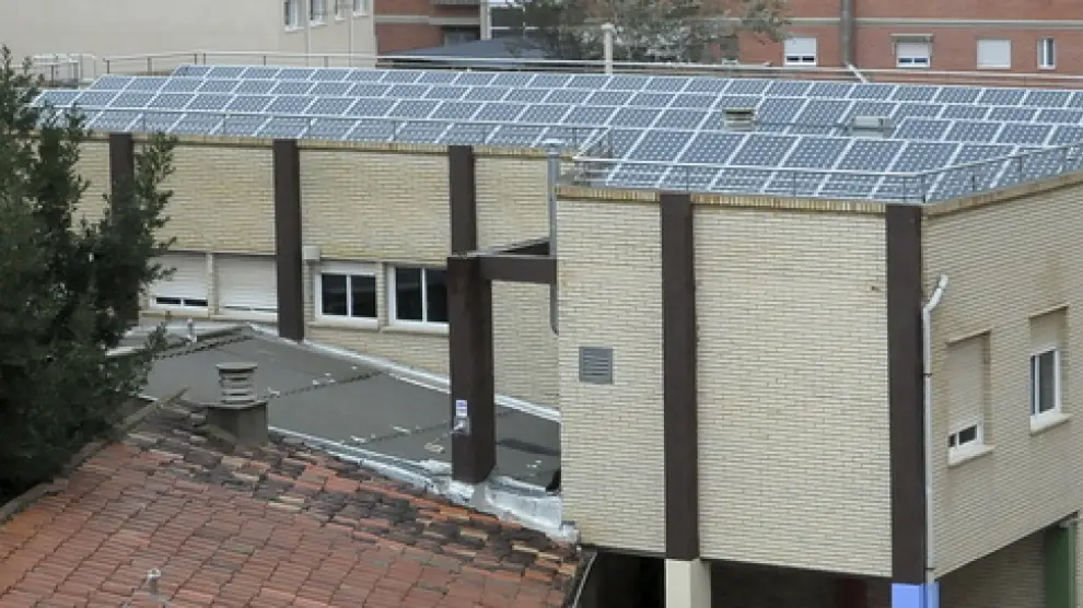 Placas solares fotovoltaicas en el colegio Cándido Domingo