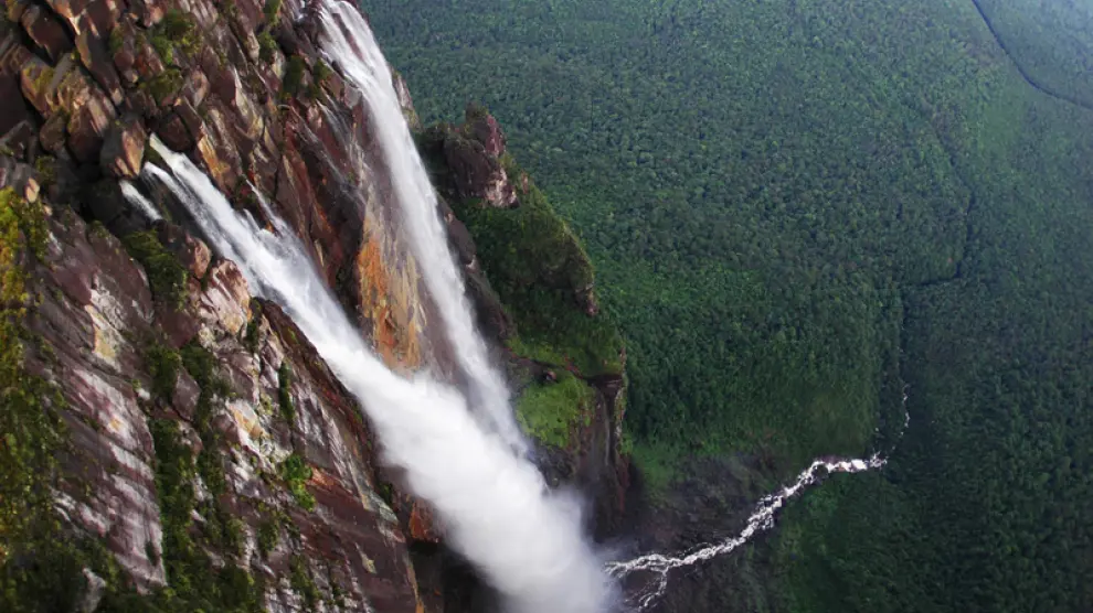 Salto del Ángel, río Amazonas en Venezuela