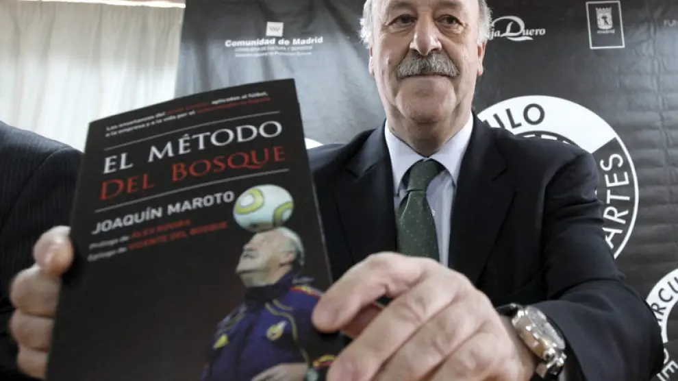 El técnico presenta el libro 'El método Del Bosque'.