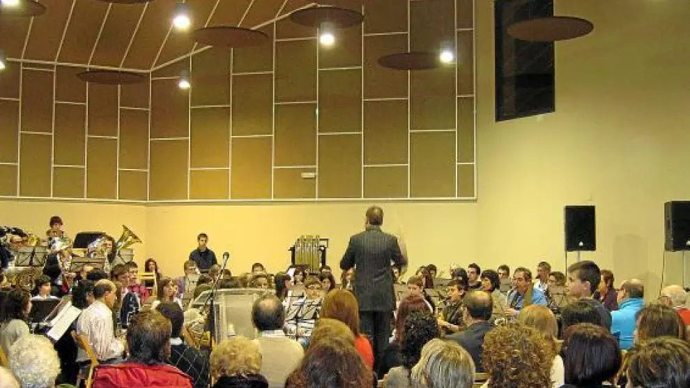 El concierto inaugural de la Caja de Música contó con una amplia participación.