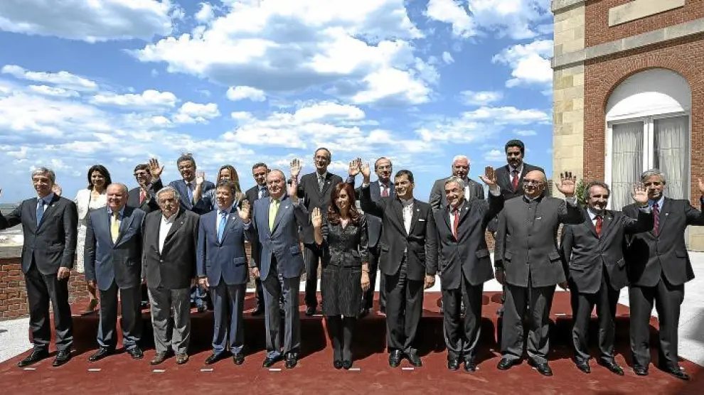 Foto de grupo de los jefes de Estado y de Gobierno iberoamericanos, ayer en Mar del Plata (Argentina).